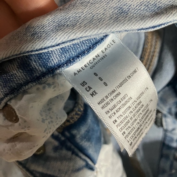 American Eagle Curvy Hi-Rise Shortie Denim Shorts Size 0 024 - Picture 4 of 5